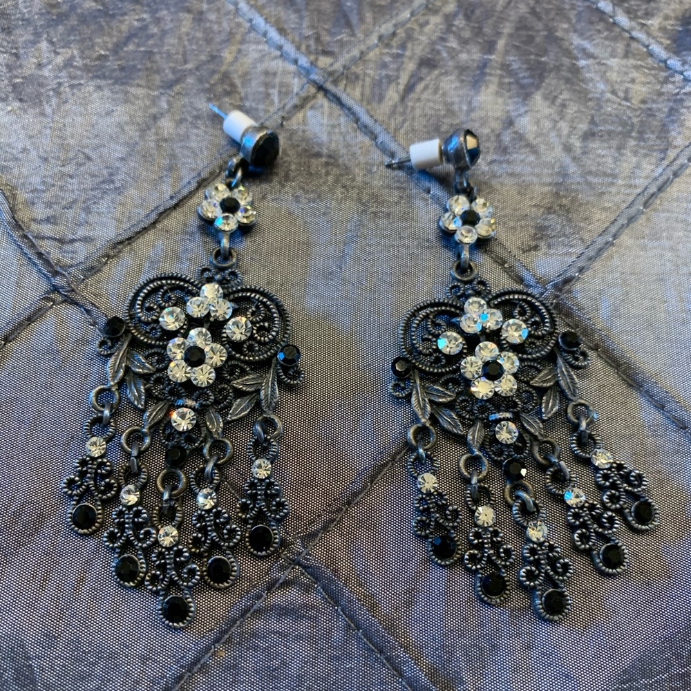 Gorgeous Victorian-style Chandelier Earrings